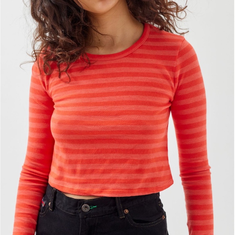URBAN OUTFITTERS BDG Girlfriend cropped long sleeve tee Coral- perfect condition